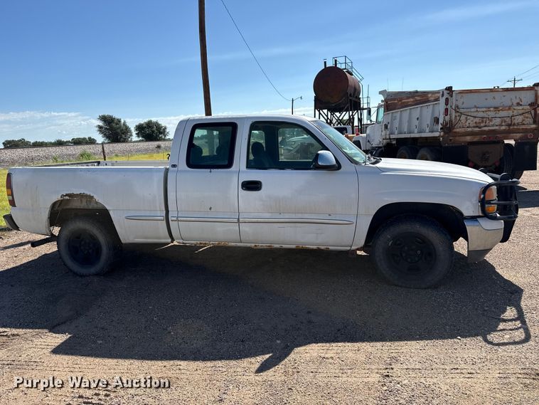 image for item EW4037 2000 GMC Sierra 1500 Ext. Cab pickup truck