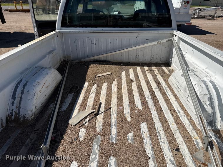 image for item EW4037 2000 GMC Sierra 1500 Ext. Cab pickup truck