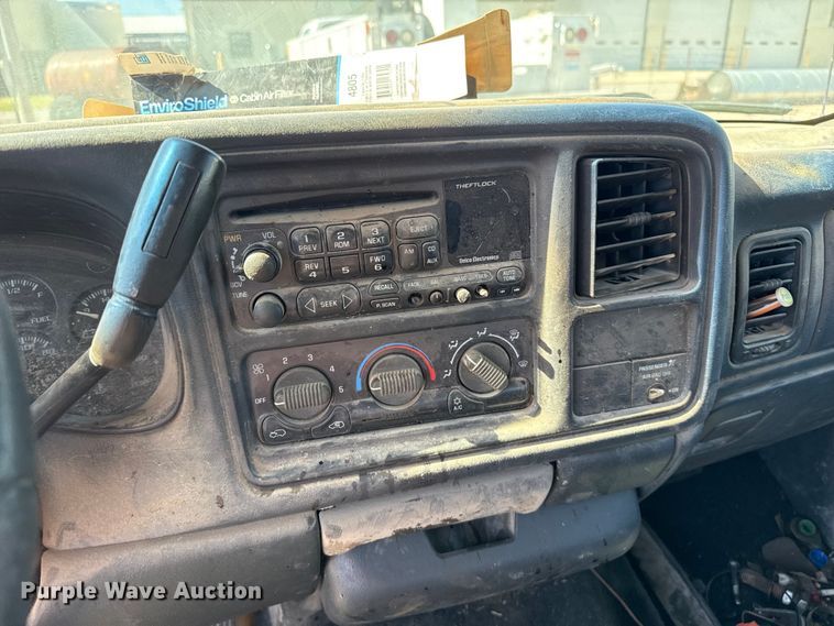 image for item EW4037 2000 GMC Sierra 1500 Ext. Cab pickup truck