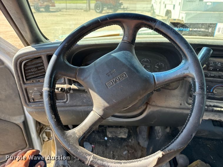 image for item EW4037 2000 GMC Sierra 1500 Ext. Cab pickup truck