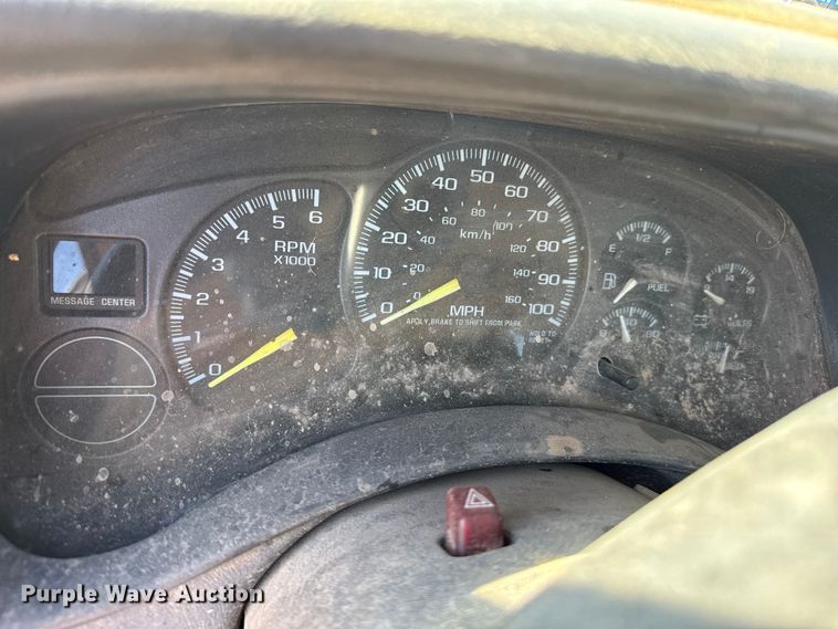 image for item EW4037 2000 GMC Sierra 1500 Ext. Cab pickup truck