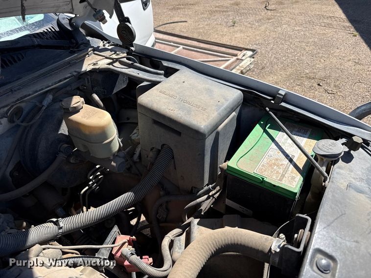 image for item EW4037 2000 GMC Sierra 1500 Ext. Cab pickup truck