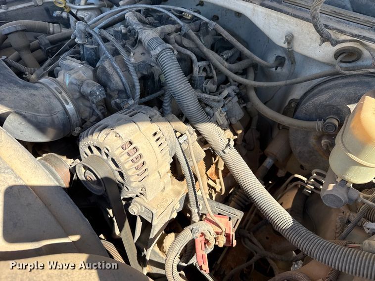 image for item EW4037 2000 GMC Sierra 1500 Ext. Cab pickup truck