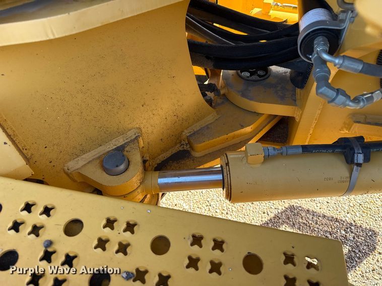 image for item EW4246 2012 John Deere 670G motor grader