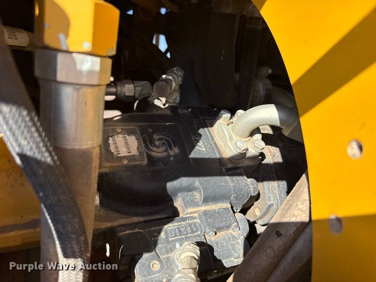 image for item EW4246 2012 John Deere 670G motor grader