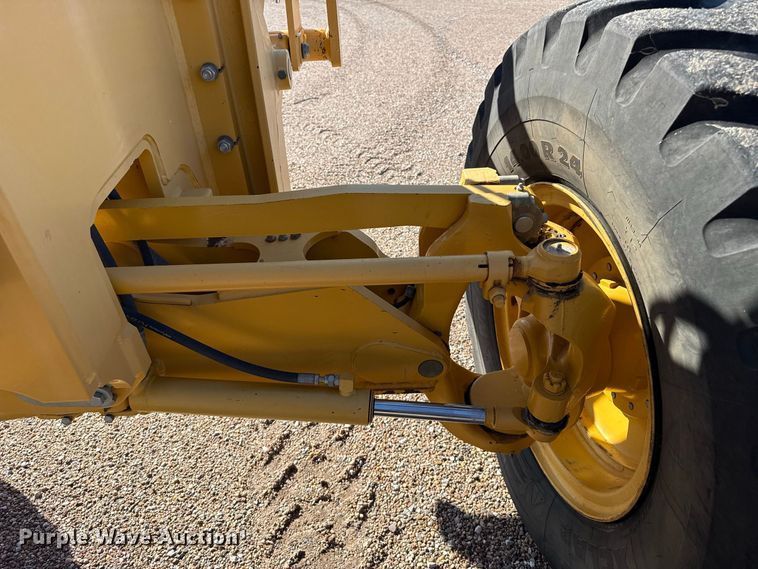 image for item EW4246 2012 John Deere 670G motor grader