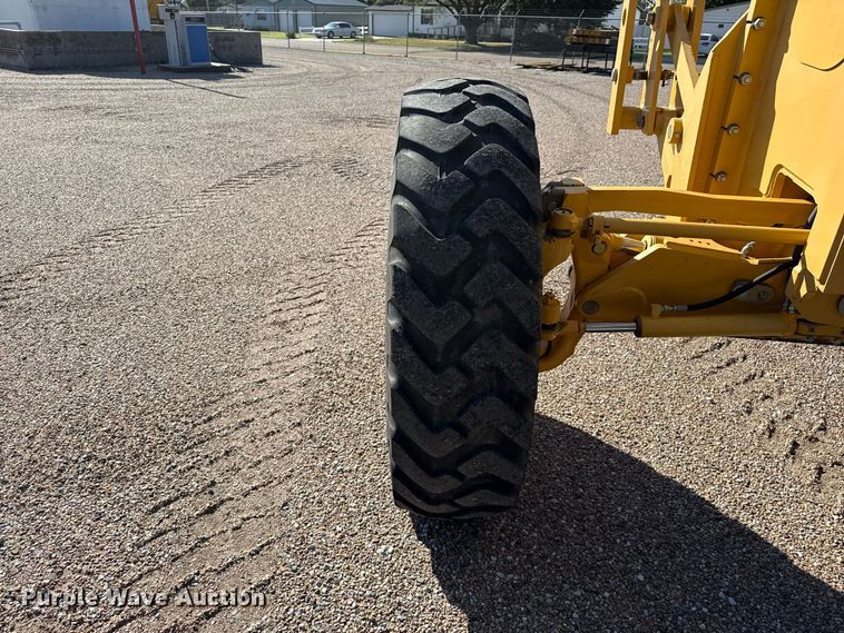 image for item EW4246 2012 John Deere 670G motor grader