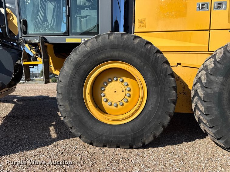 image for item EW4246 2012 John Deere 670G motor grader