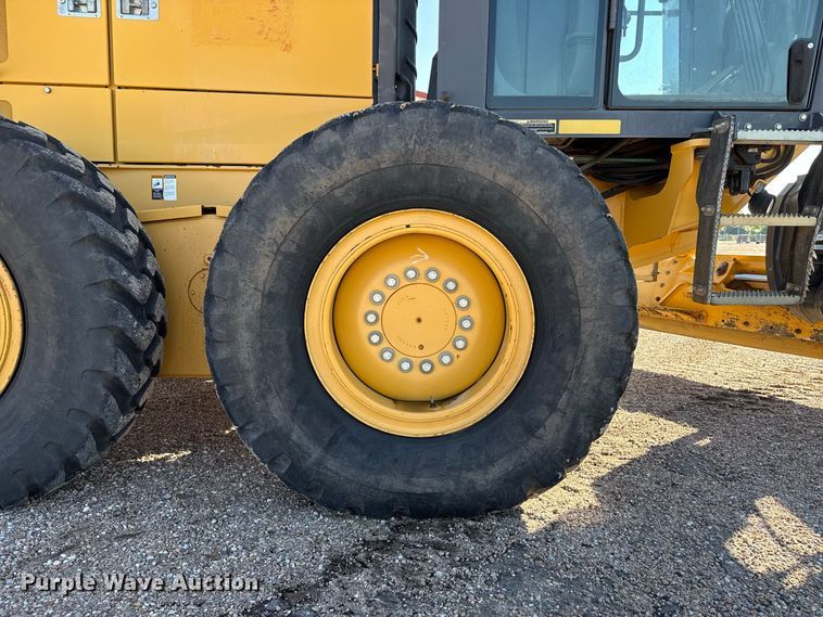 image for item EW4246 2012 John Deere 670G motor grader
