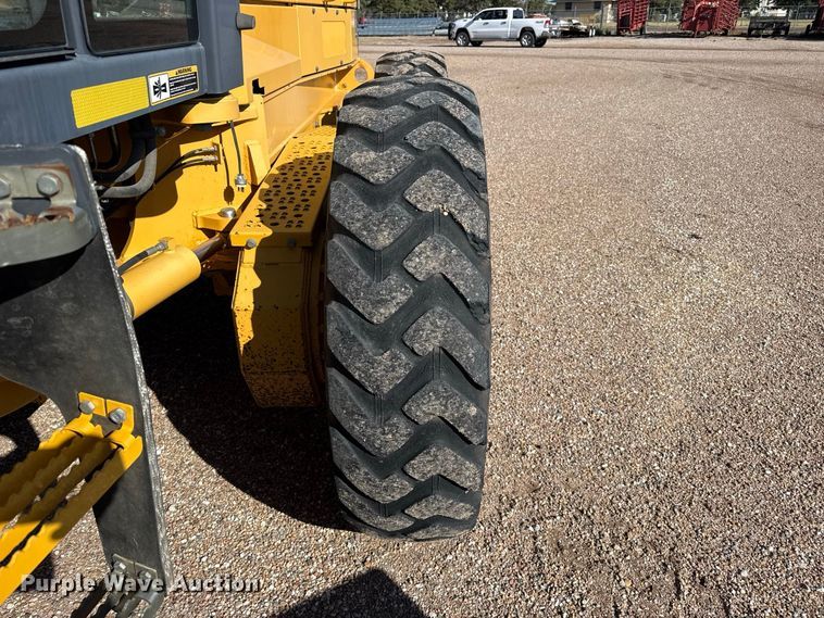 image for item EW4246 2012 John Deere 670G motor grader
