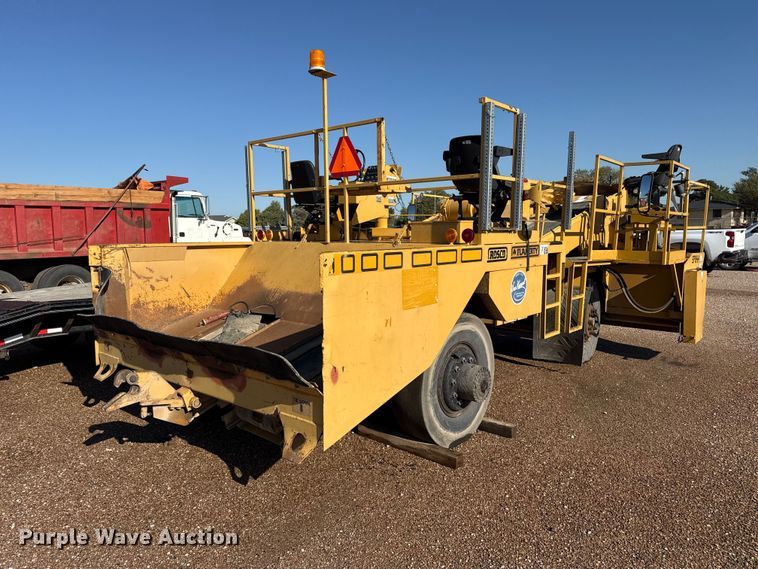 image for item EW4247 1998 Rosco SPRH-H chip spreader