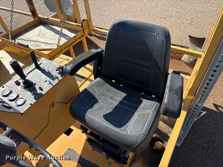 image for item EW4247 1998 Rosco SPRH-H chip spreader