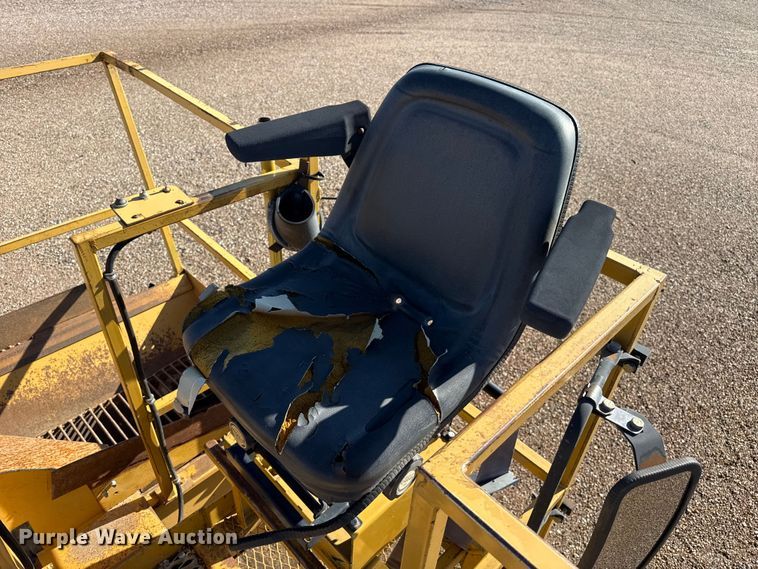 image for item EW4247 1998 Rosco SPRH-H chip spreader