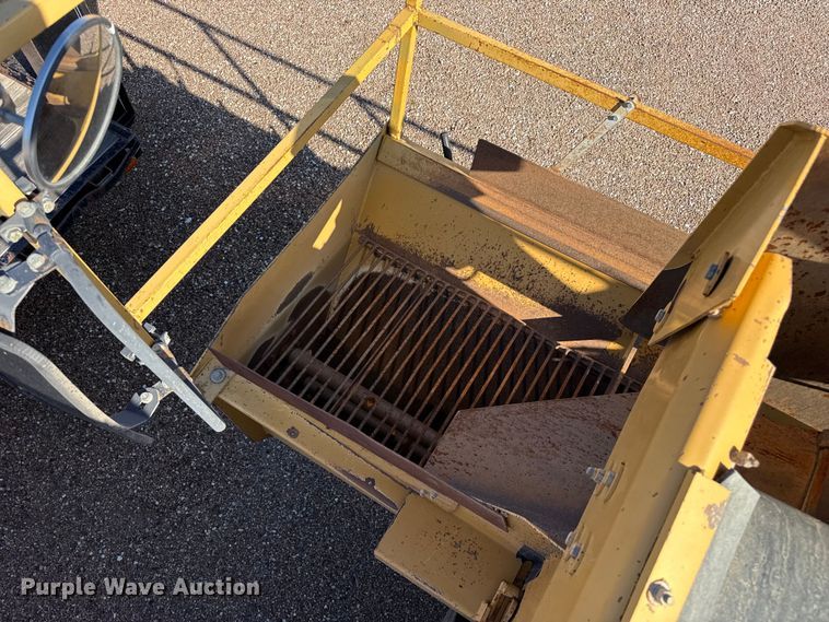 image for item EW4247 1998 Rosco SPRH-H chip spreader