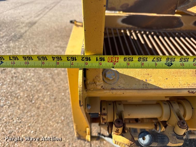 image for item EW4247 1998 Rosco SPRH-H chip spreader