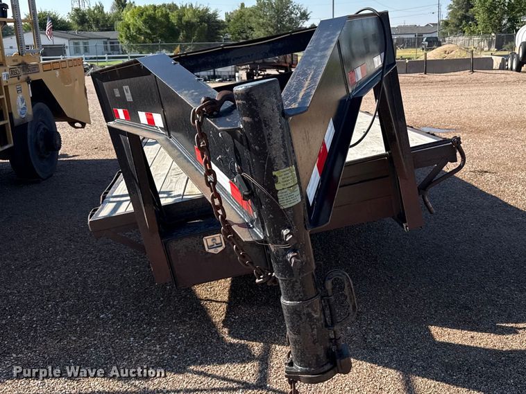 image for item EW4248 2001 Neal equipment trailer