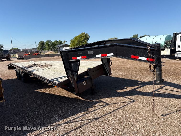 image for item EW4248 2001 Neal equipment trailer