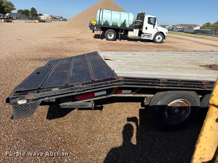 image for item EW4248 2001 Neal equipment trailer