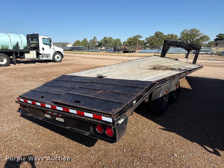 image for item EW4248 2001 Neal equipment trailer