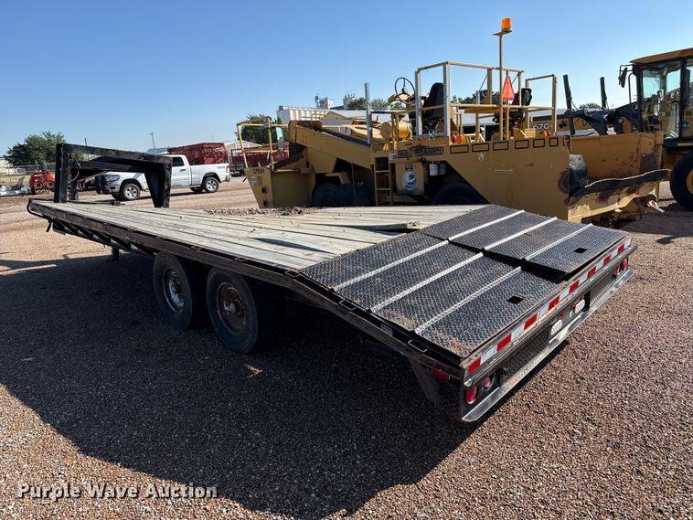 image for item EW4248 2001 Neal equipment trailer