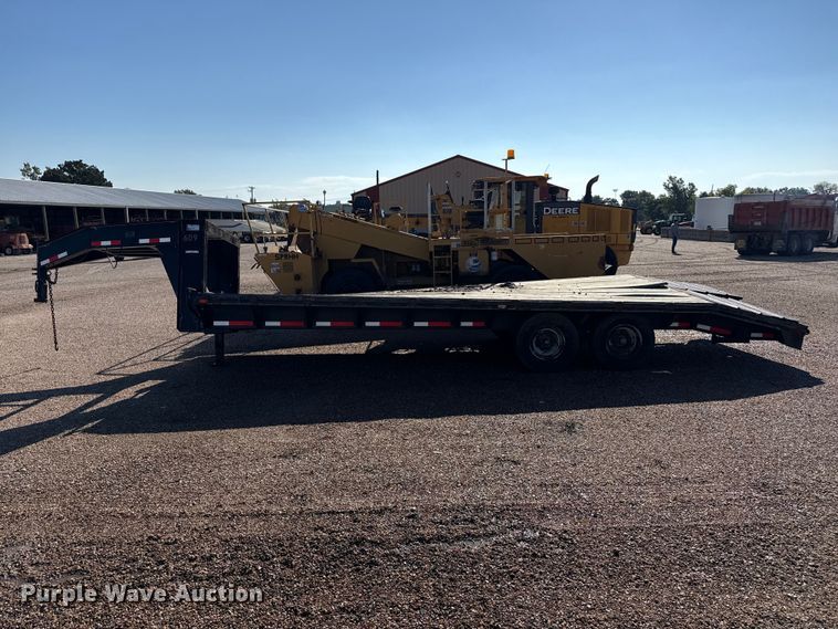 image for item EW4248 2001 Neal equipment trailer