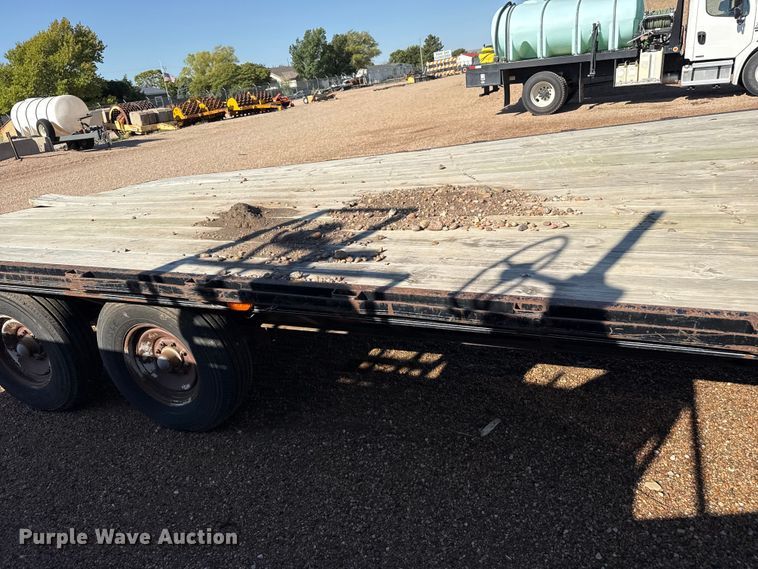 image for item EW4248 2001 Neal equipment trailer