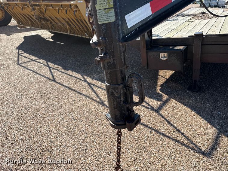 image for item EW4248 2001 Neal equipment trailer