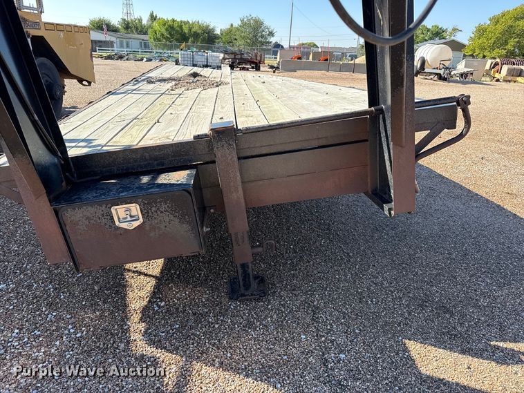 image for item EW4248 2001 Neal equipment trailer