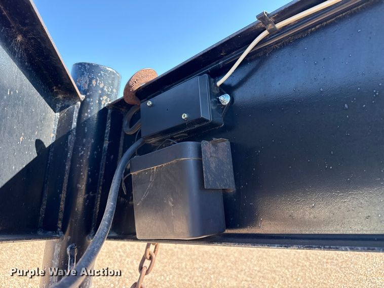 image for item EW4248 2001 Neal equipment trailer