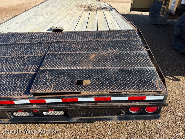 image for item EW4248 2001 Neal equipment trailer