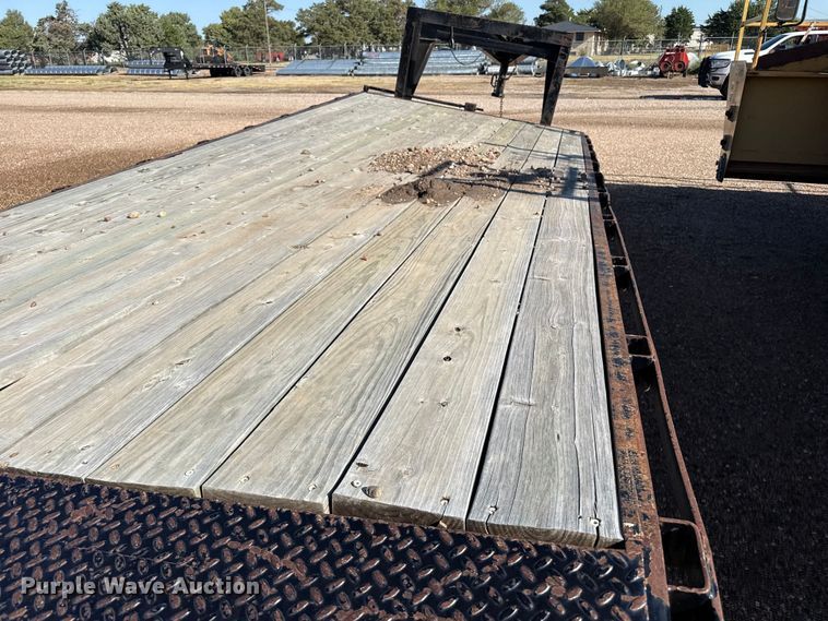 image for item EW4248 2001 Neal equipment trailer