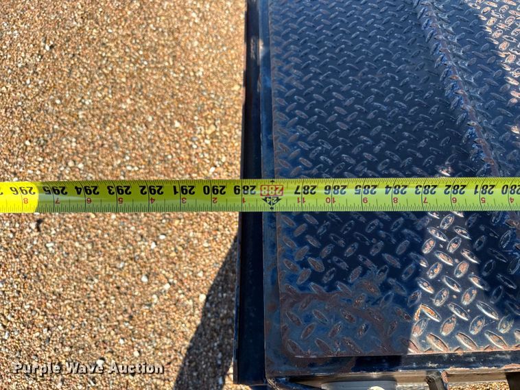 image for item EW4248 2001 Neal equipment trailer