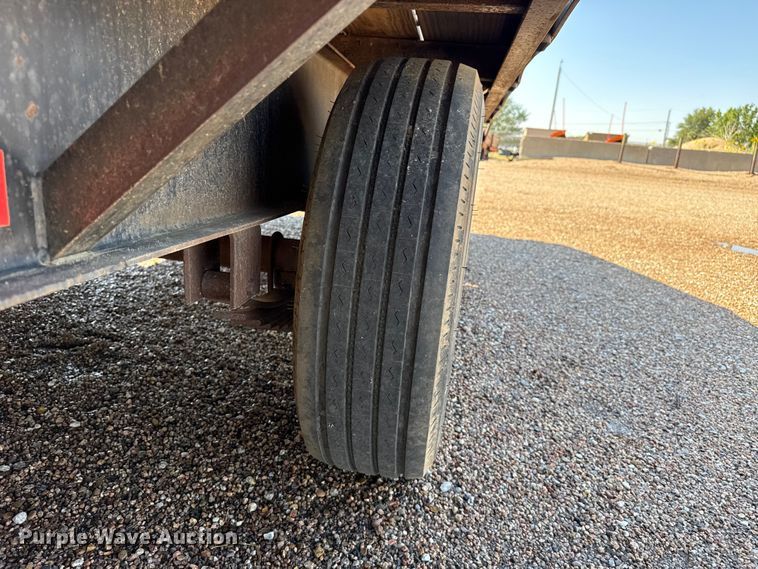 image for item EW4248 2001 Neal equipment trailer