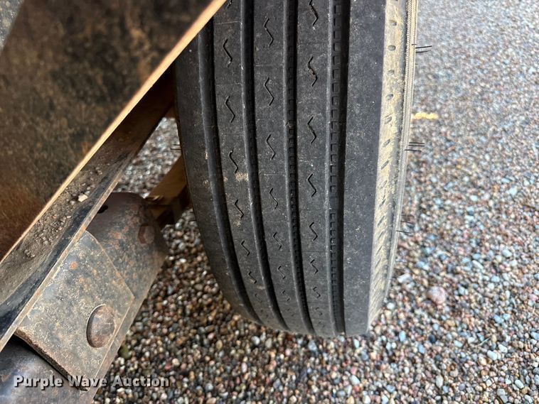 image for item EW4248 2001 Neal equipment trailer