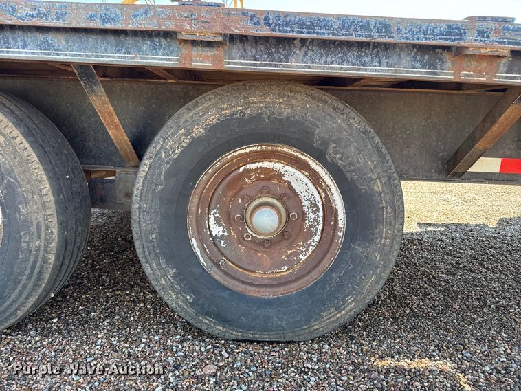 image for item EW4248 2001 Neal equipment trailer