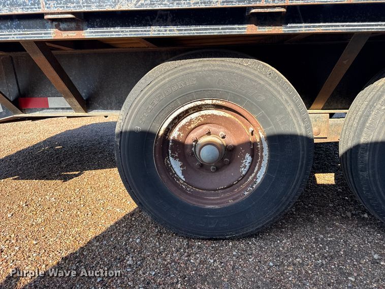 image for item EW4248 2001 Neal equipment trailer
