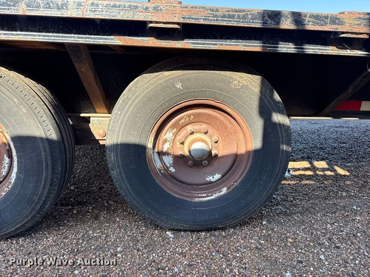 image for item EW4248 2001 Neal equipment trailer