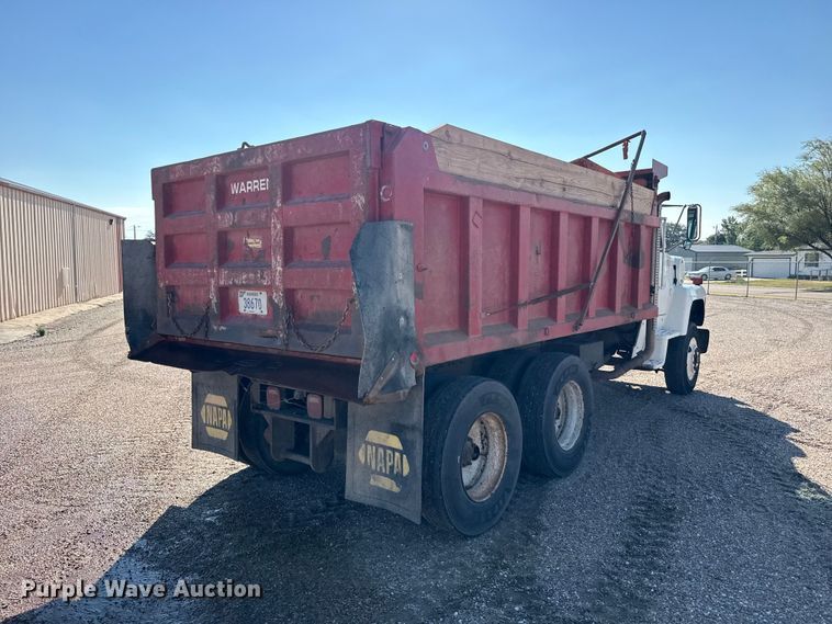 image for item EW4249 1995 Ford L8000 dump truck