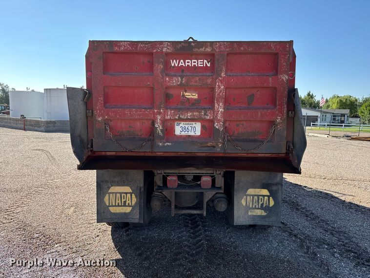 image for item EW4249 1995 Ford L8000 dump truck