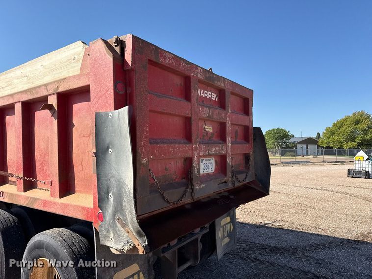 image for item EW4249 1995 Ford L8000 dump truck