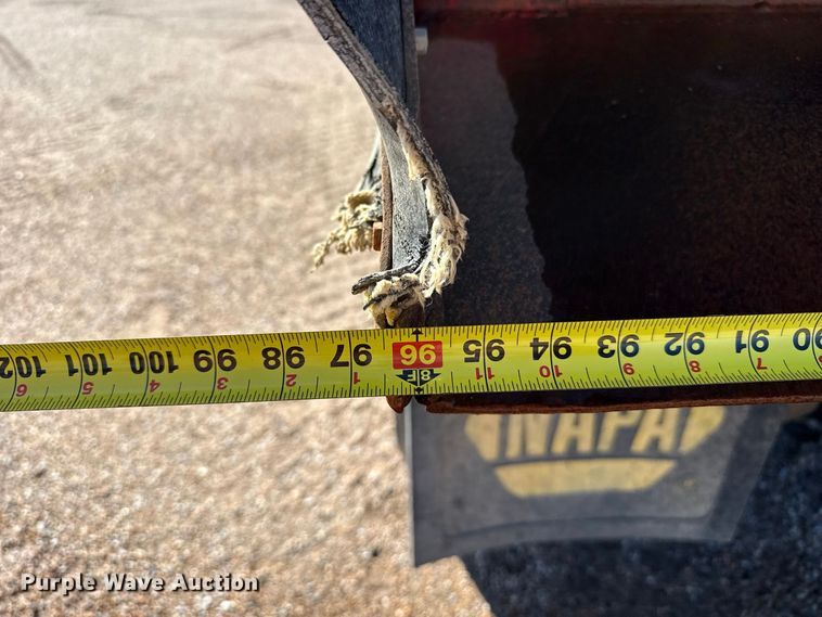 image for item EW4249 1995 Ford L8000 dump truck