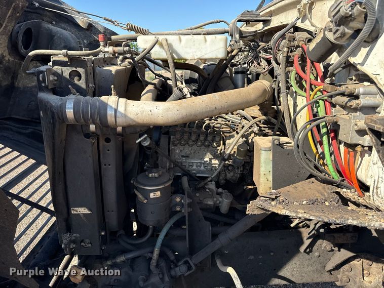 image for item EW4249 1995 Ford L8000 dump truck