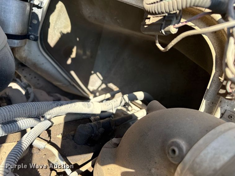 image for item EW4249 1995 Ford L8000 dump truck