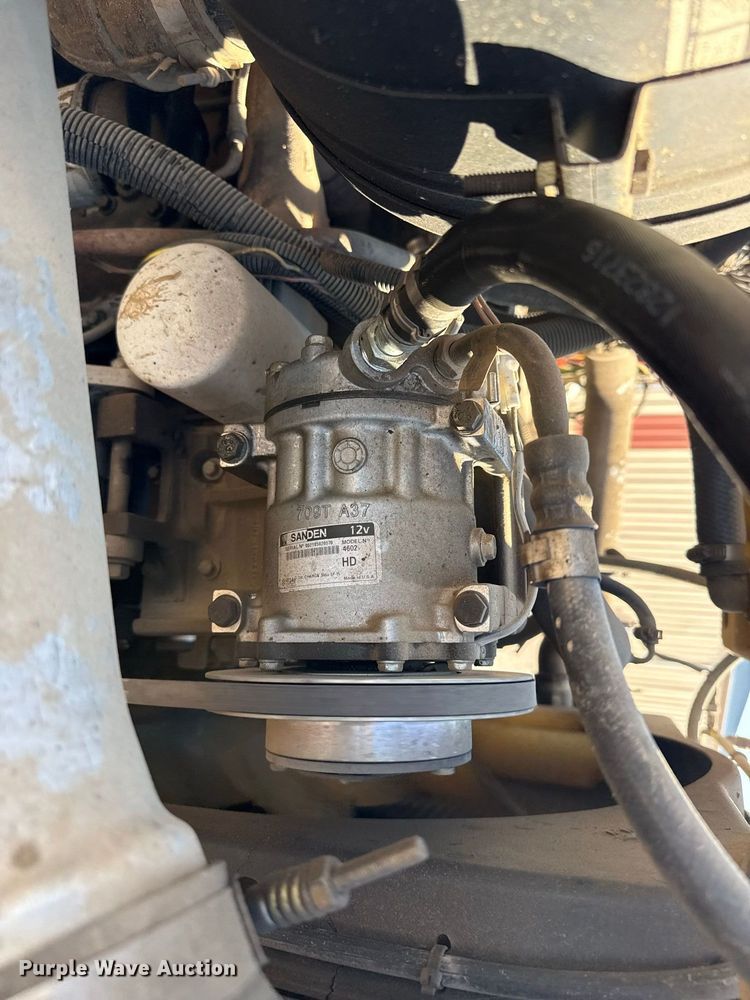 image for item EW4249 1995 Ford L8000 dump truck