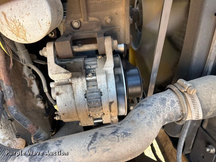 image for item EW4249 1995 Ford L8000 dump truck