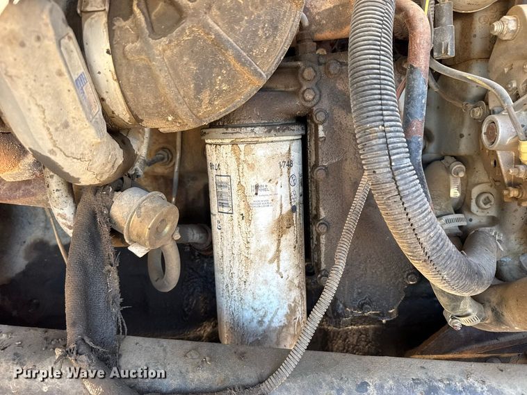 image for item EW4249 1995 Ford L8000 dump truck