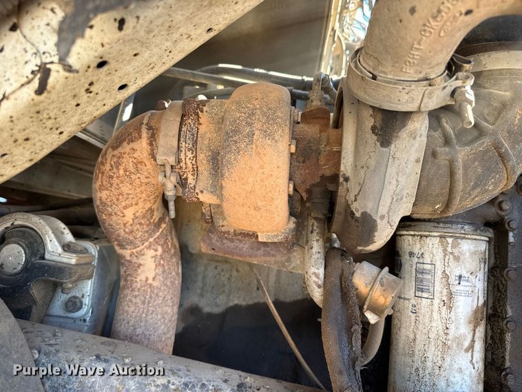 image for item EW4249 1995 Ford L8000 dump truck