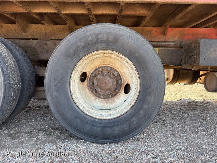image for item EW4249 1995 Ford L8000 dump truck