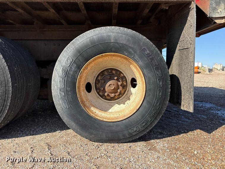 image for item EW4249 1995 Ford L8000 dump truck