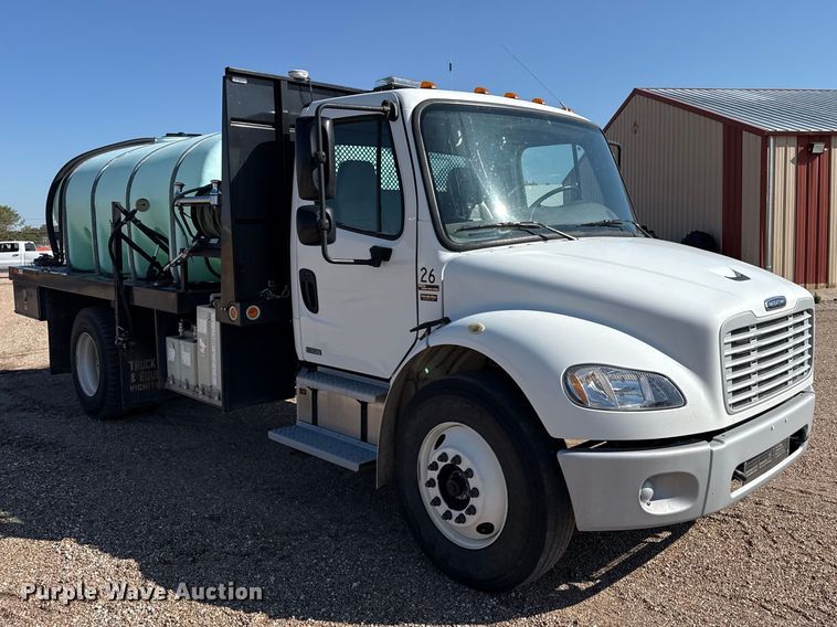 image for item EW4250 2008 Freightliner Business Class M2 flatbed truck